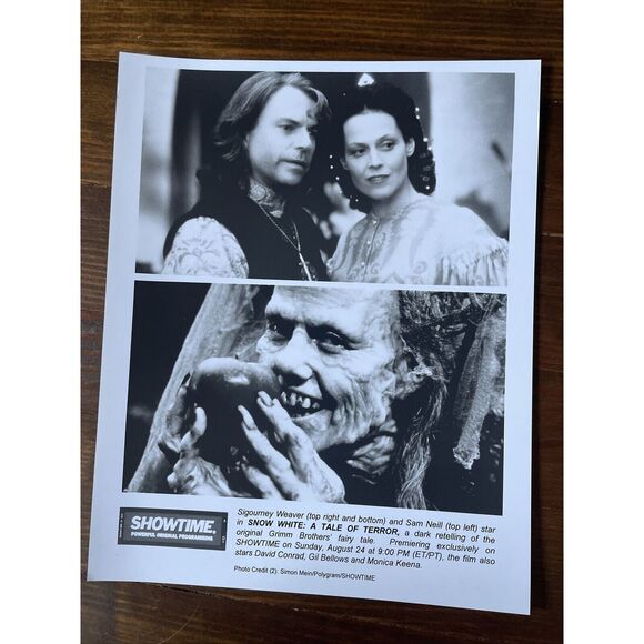 Press Photo Sigourney Weaver and Sam Neill in "Snow White: A Tale of Terror" - Picture 2 of 4
